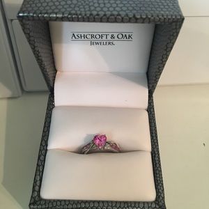 White gold pink sapphire & diamond ring